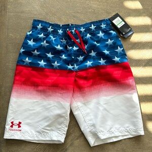 Under Armour Stars and Stripes Flag Swim Trunks, size Youth Large
